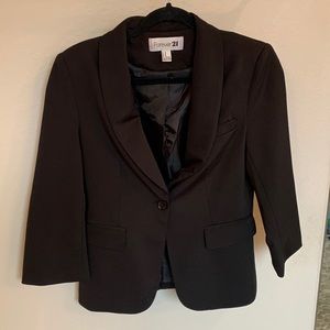 Forever21 blazer, 3/4 sleeves, padded shoulders.